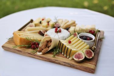 Degustări de brânzeturi și vinuri în București și Ilfov | Cheese & wine bar